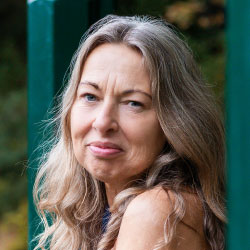 Alana M., 42